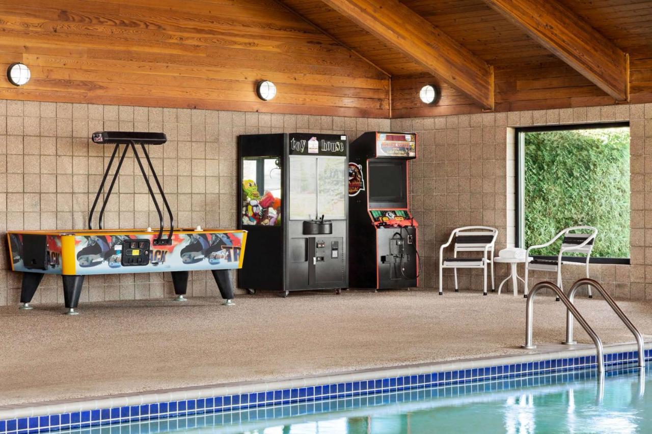 AmericInn by Wyndham Baudette Exterior foto